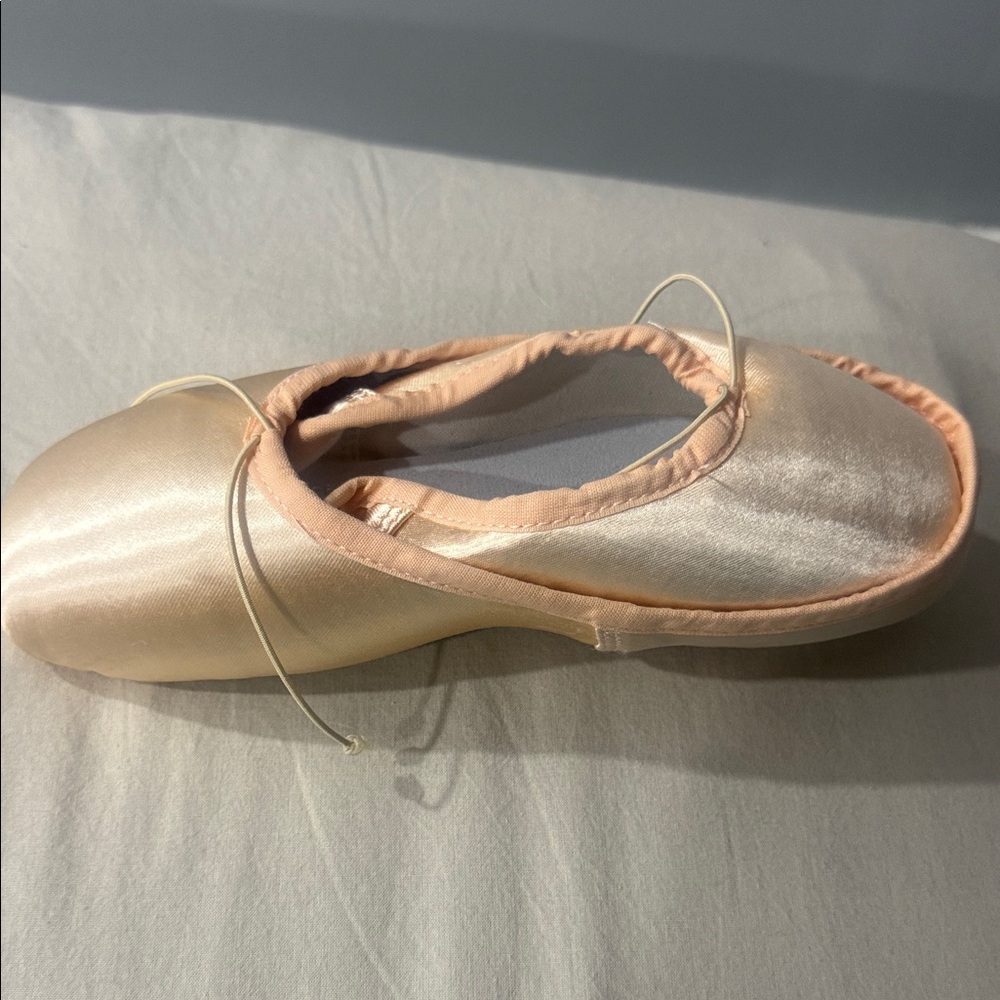 Freed of London Point shoes